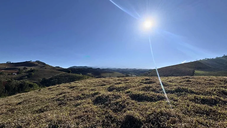Imagem Domínio de Vista e Eficiência em Santo Antônio do Pinhal: 72.000 m² com Vista para a Pedra do Baú