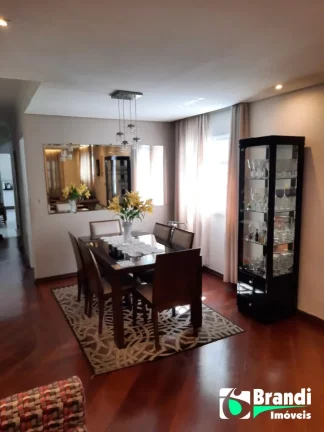 Imagem Ótimo sobrado e localização!3 dormitórios com suíte e closet.