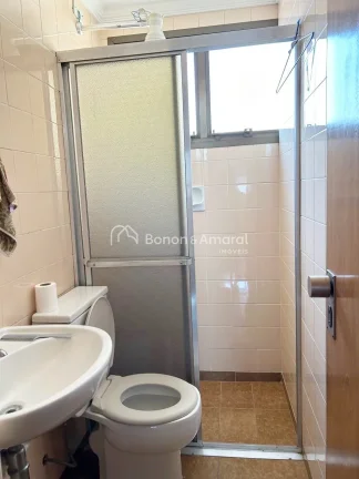 Imagem MORE NUM AMPLO APARTAMENTO DE 208m² !!!

Sala ampla para 3 ambientes, sala de almoço e sala de jan...