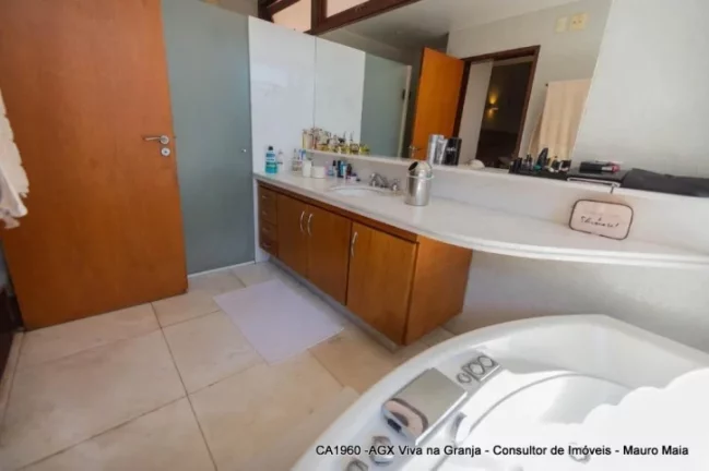 Imagem Casa com 5 dormitórios à venda, 506 m² por R$ 2.300.000,00 - Granja Viana - Carapicuíba/SP