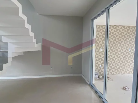 Imagem Sobrado em condomínio com 04 suítes