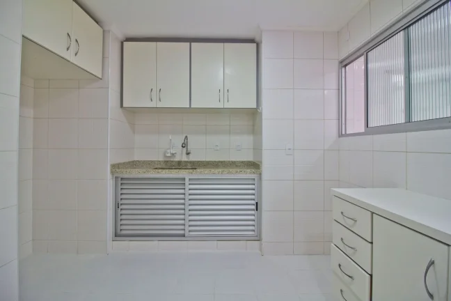 Imagem Apartamento 106M², 3Q, 1 Suíte, 2 Banheiros, 1 Vaga, Piscina, Churrasqueira, Salão de Festas e Jogos, Playground, Brinquedoteca, Armários, Jardim.