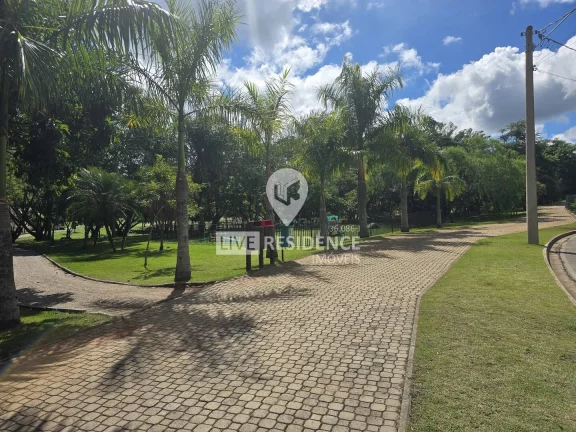 Imagem Lote plano e de esquina - mais liberdade para projetar Condomínio com infra
