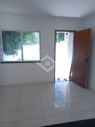 Imagem Casa na pedra de guaratiba com sala e 2 quartos, quintal e garagem