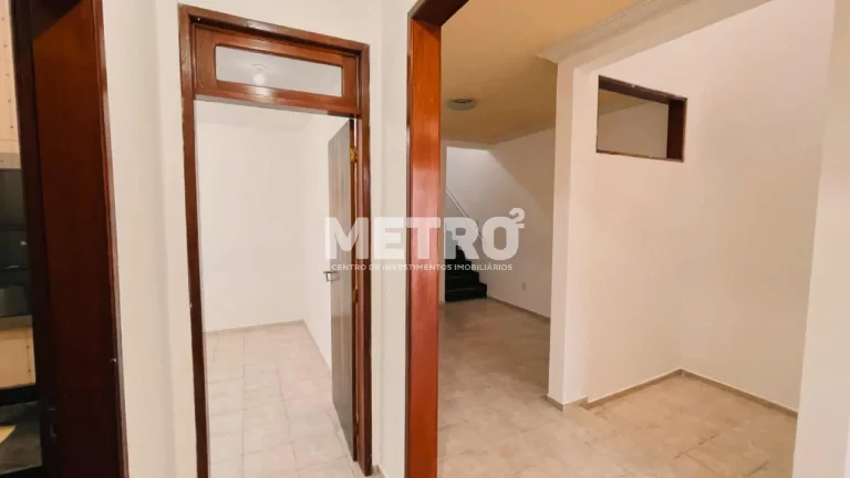 Imagem Ponto comercial 220m , 4 4, sendo 01 suíte, Sala para dois ambientes