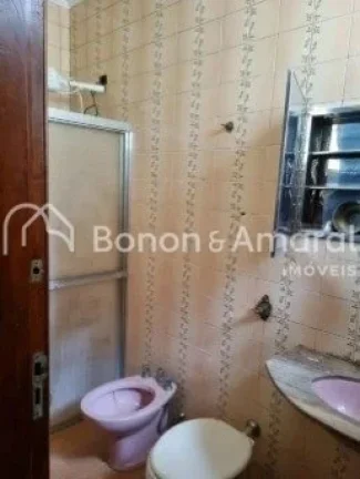 Imagem Casa no Taquaral, localizada a apenas três quadras do Supermercados Dalben, oferecendo praticidade ...