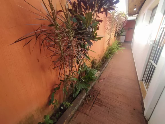 Imagem Casa com 2 dorms, á 500m da Praia, perto do centro à venda em Peruíbe