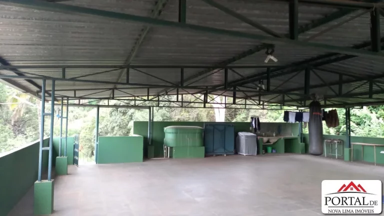 Imagem Terreno a venda com 3.610 m², boa topografia para construção de prédio e com uma pequena área verde