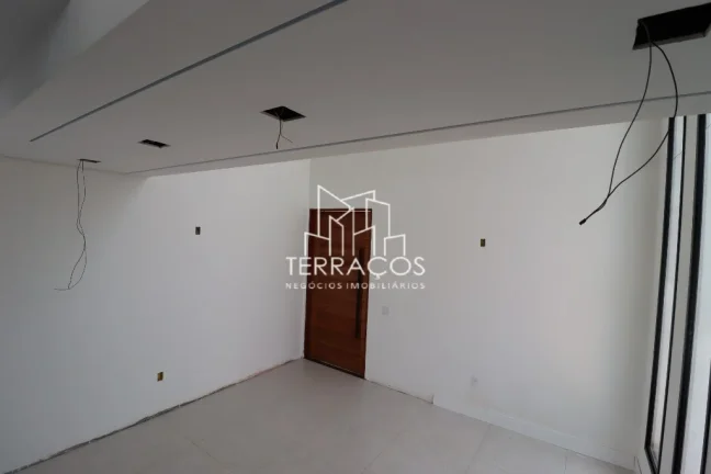 Imagem CASA EM À VENDA COM 3 SUÍTES E PISCINA NO CONDOMÍNIO BELLA VITTA - JUNDIAÍ/SP