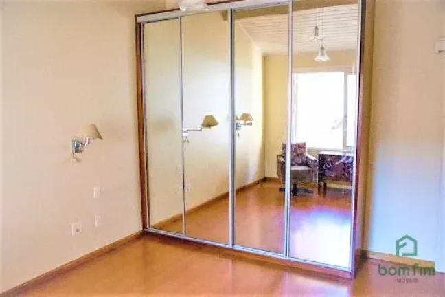 Imagem Casa para venda, 4 Dorm. Ipanema Porto Alegre