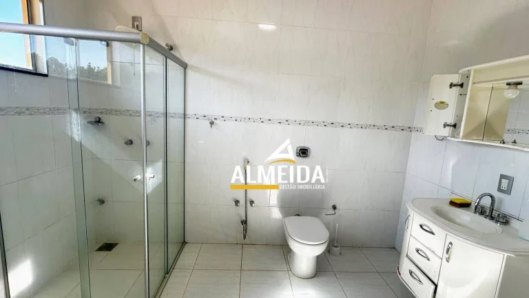 Imagem Casa com 3 dormitórios para alugar, 450 m² por R$ 3.825,00/mês - Vila Saibreiro - Rio Claro/SP