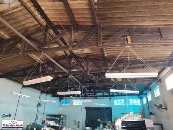 Imagem Salão Comercial de Esquina à Venda na Vila Bandeirantes com 278,75m2