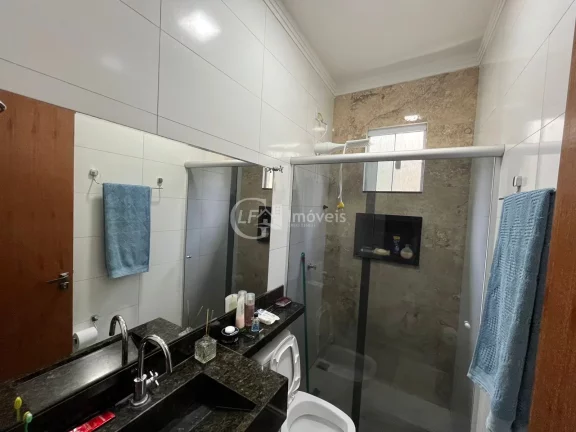 Imagem Imperdível oportunidade de investimento: Casa à venda em Campo Grande-MS, bairro Água Limpa Park, 2 quartos, 1 suíte, 1 sala, 1 banheiro, 2 vagas de garagem, 76,00 m². Confira!