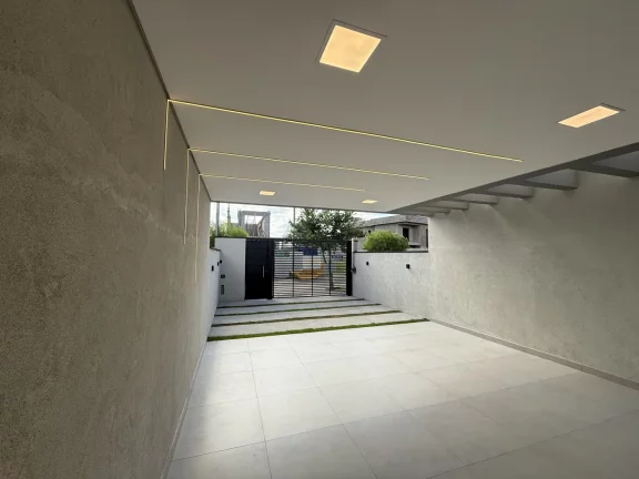 Imagem Casa à Venda, com 4 Vagas e Salão de Lazer