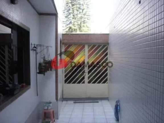 Imagem Sobrado à venda 3 Quartos, 1 Suite, 4 Vagas, 257M², Rudge Ramos, São Bernardo do Campo - SP