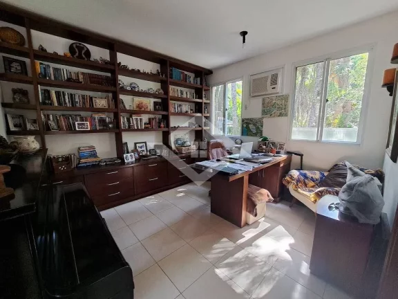 Imagem Casa Triplex Colonial - 4 suítes- 300m² - Vargem Grande