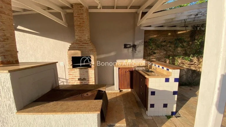 Imagem Imóvel amplo e elegante, com quatro quartos, sendo três deles suítes, além de quatro banheiros n...