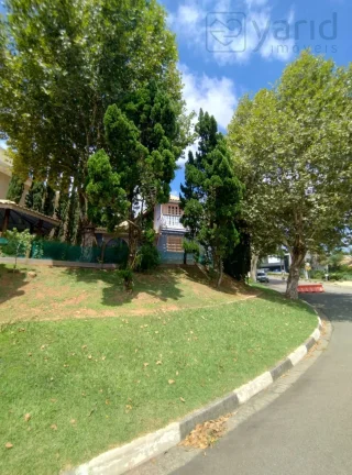 Imagem Imóvel de luxo no Condomínio Bosque de Grevílea em Vinhedo-SP: 3 quartos, 2 suítes, 3 salas, 3 banheiros, 4 vagas, 245m².