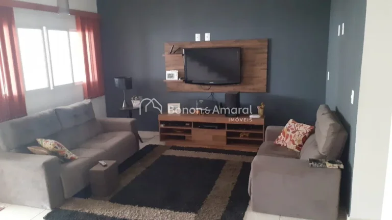 Imagem Este sobrado recém-reformado oferece uma combinação perfeita de modernidade e conforto em seus 21...