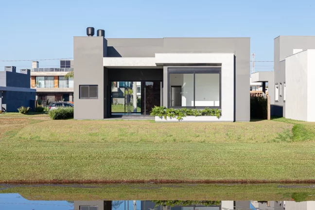 Imagem Casa de condomínio à venda em Torres, Condomínio Reserva das Águas, com 3 quartos, 205m²