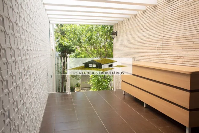 Imagem Sobrado para venda com 6 vagas