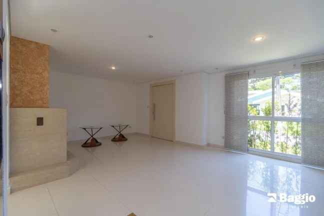 Imagem Casa térrea em condomínio em Santa Felicidade 2 suites