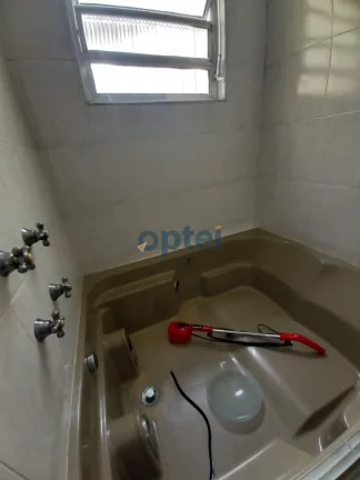 Imagem Casa no Jardim Hollyood - SBC , com 02 dormitórios , suite, quarto de empregada com wc, 2 vagas.