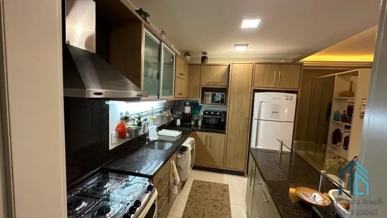 Imagem Apartamento Mobiliado, 03 quartos c/suíte, 02 vagas, beira-mar Praia Central em Itapema SC