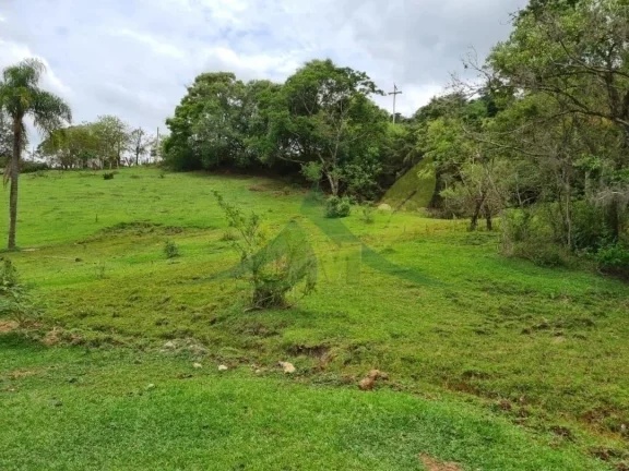 Imagem Lindo Sítio à Venda em Piracaia – 48.400 m² de Tradição e Beleza Natural