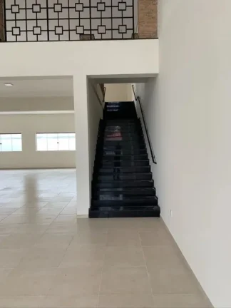 Imagem Salão Comercial de 400m² no Recanto das Rosas, Cerquilho-SP: 3 Banheiros, 4 Vagas de Garagem. Venha Conferir!