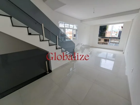 Imagem Sobreposta alta à vendacom 155m², 3 quartos, 2 suítes, piscina, churrasqueira por R$1.300.000,00 no Embaré em Santos