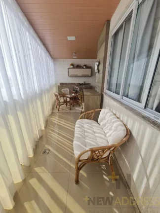 Imagem Apartamento 131 m²: 3 quartos, 2 vagas, varanda. Bairro tranquilo e área de lazer.