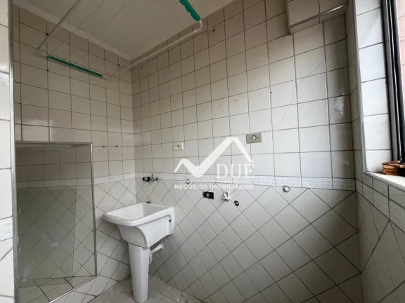 Imagem Apartamento com 2 quartos um deles suite, vaga demarcada de frente com vista livre e duas sacadas à venda, 76 m² por R$ 350.000 - Estuário - Santos/SP