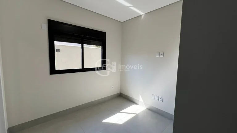 Imagem Impecável Casa em Condomínio à Venda em Alphaville Campo Grande 3, Campo Grande-MS: 3 Quartos, 3 Suítes, 3 Salas, 1 Banheiro, 4 Vagas, 180,38 m²!