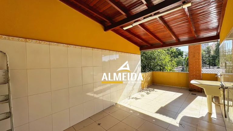 Imagem Casa com 3 dormitórios para alugar, 450 m² por R$ 3.825,00/mês - Vila Saibreiro - Rio Claro/SP