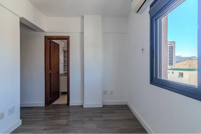Imagem Apartamento à venda no bairro Passo da Areia - Porto Alegre/RS