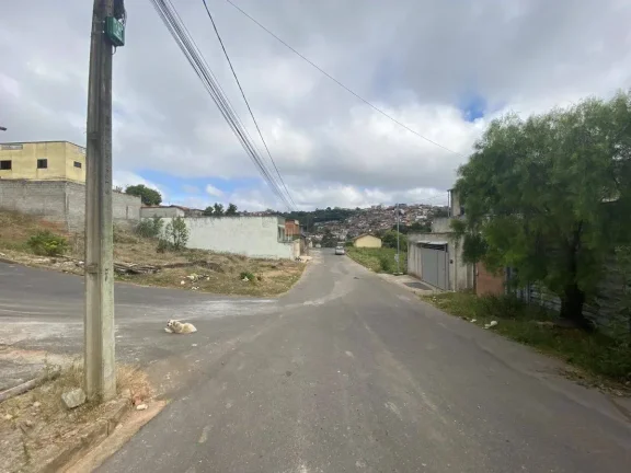 Imagem Lote 200 m2 de Esquina à Venda com escritura no Bairro Nova Cidade – Barbacena