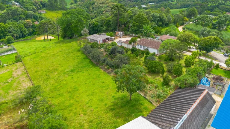Imagem Chácara de 3 quartos no bairro Cercadinho
