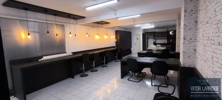 Sala Comercial Térrea de 70m² para Locação no EJB