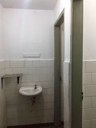 Imagem Barracão comercial com 853,80m2 de construção em terreno de 998,50m2 no centro de Limeira em exce...