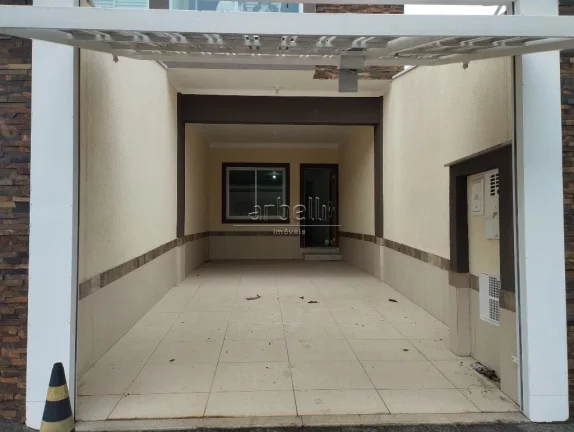 Imagem Sobrado com 170 metros quadrados, 3 dormitórios sendo os três suítes, sendo uma com varanda, ampl...