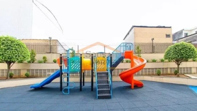 Imagem Apartamento com 3 dormitórios, sendo 2 no piso inferior e 1 no piso superior, 3 banheiros, sala par...