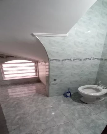 Imagem Sobrado com 5 dormitórios , 02 suítes e 02 vagas - Jardim Ester