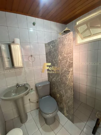 Imagem CASA À VENDA NA PONTA DA FRUTA COM 3 QUARTOS SENDO 1 SUÍTE