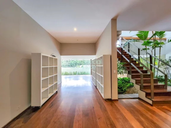 Imagem Excelente casa em rua fechada, com monitoramento 24 horas, ao lado do Clube Paineiras. Essa casa mod...