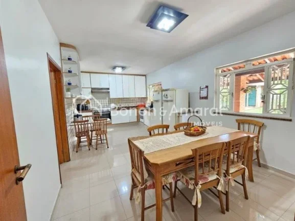 Imagem Excelente casa, espaçosa, construção sólida, com telhado novo, ideal para quem procura conforto ...