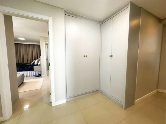 Imagem Apartamento beira mar com 3 dormitórios, sendo 1 suíte, finamente mobiliado e decorado no bairro Gravatá - Adriano Carpes Imóveis vende