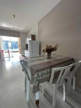 Imagem Casa com 3 dormitórios sendo 1 suíte e 2 vagas de garagem em Itapoá