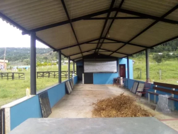 Imagem SITIO EM S.J.CAMPOS, PRÓXIMO DA CIDADE, COM CASA DE 3 DORMITÓRIOS (1 STE), 5 LAGOS PARA PESCARIA