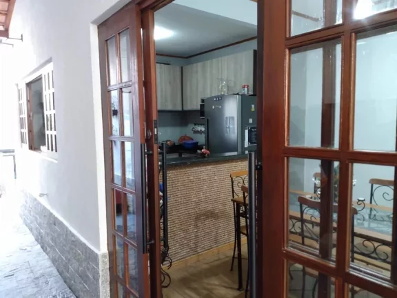 Imagem Sobrado com 5 dormitórios, 200 m² - venda por R$ 690.000,00 ou aluguel por R$ 3.210,83/mês - Jardim Pararangaba - São José dos Campos/SP